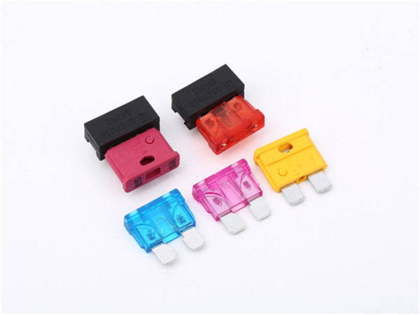 GF-702汽车保险丝座（中号）